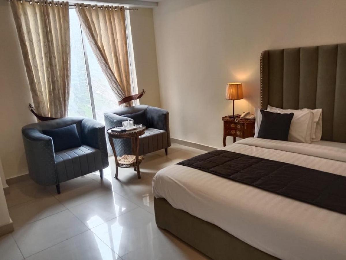 Manila Heights Hotel Наран Экстерьер фото