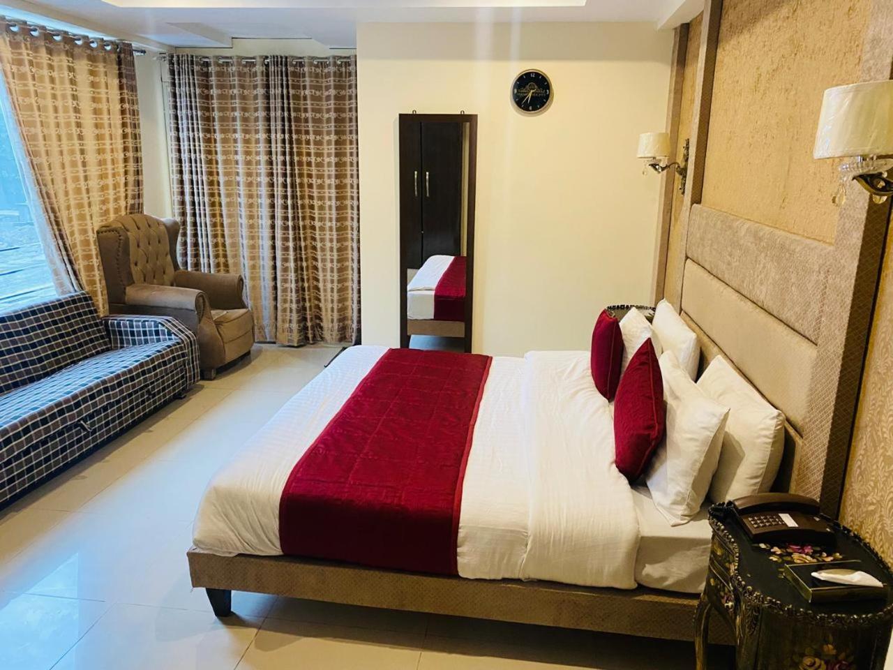 Manila Heights Hotel Наран Экстерьер фото